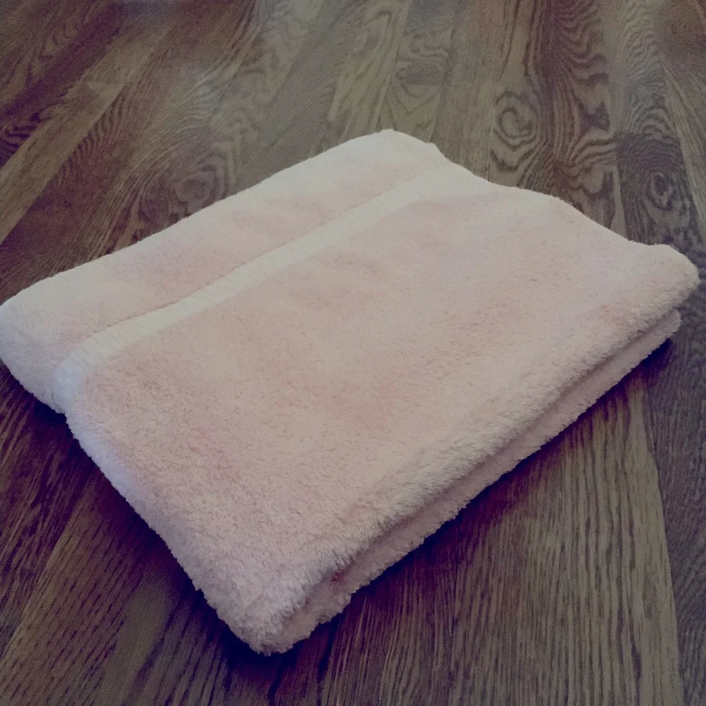 Canon Vintage Bath Towel Peach 29 X 48 Made in USA New Old Stock